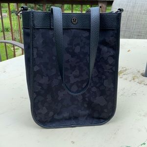 Lululemon Now and Always Tote Mini 8L